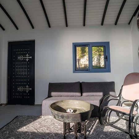 Serenity Boutique Suites Athánion Екстериор снимка