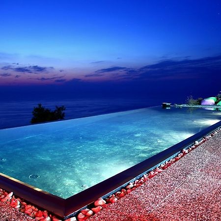 Serenity Boutique Suites Athánion Екстериор снимка