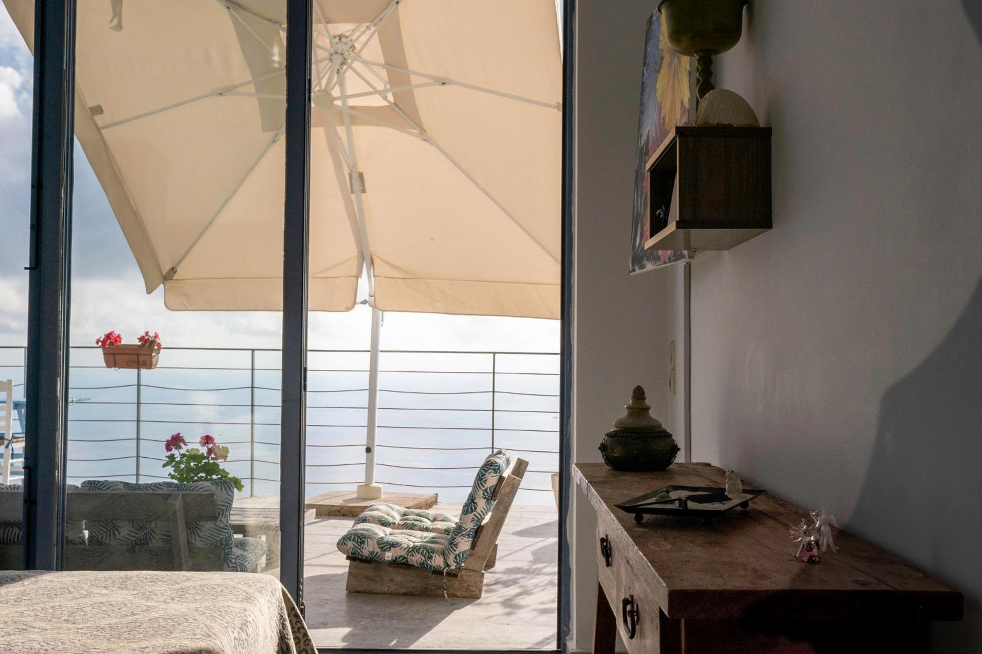 Serenity Boutique Suites Athánion Екстериор снимка